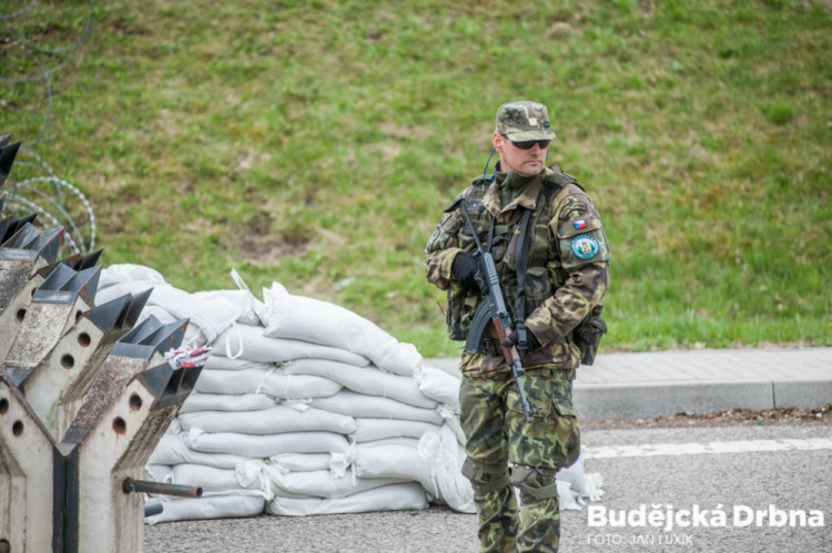 Safeguard 2017 - cvičení vojáků, policistů a specialistů ČEZ na ochranu Jaderné elektrárny Temelín proti teroristickému útoku