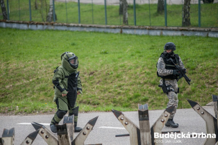 Safeguard 2017 - cvičení vojáků, policistů a specialistů ČEZ na ochranu Jaderné elektrárny Temelín proti teroristickému útoku