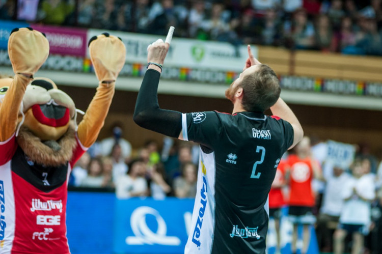 Jihostroj slaví po třech letech titul