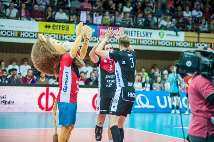 Jihostroj slaví po třech letech titul