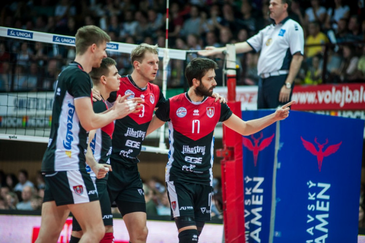 Jihostroj slaví po třech letech titul