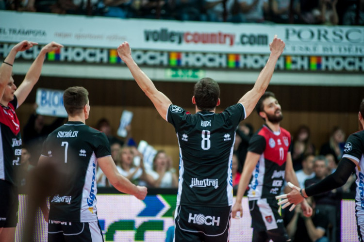 Jihostroj slaví po třech letech titul