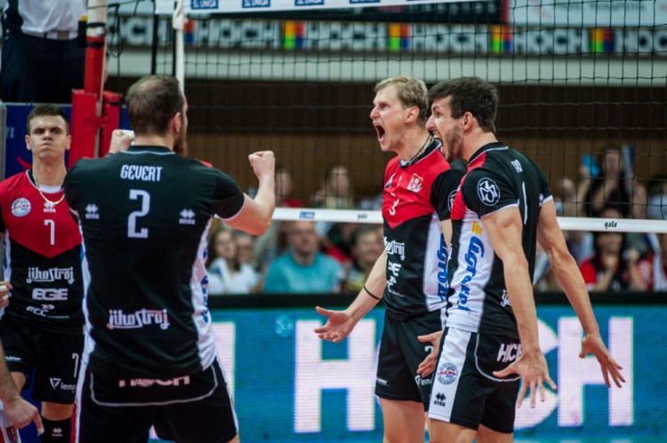 Jihostroj slaví po třech letech titul