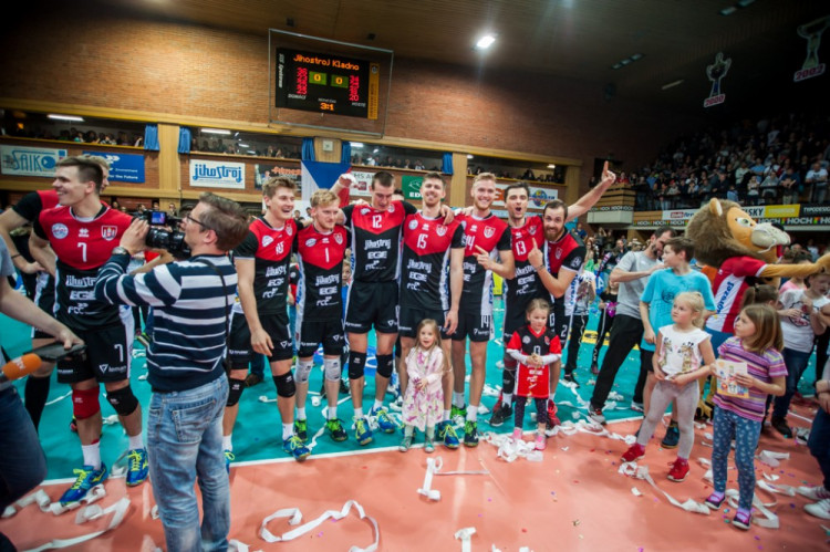 Jihostroj slaví po třech letech titul