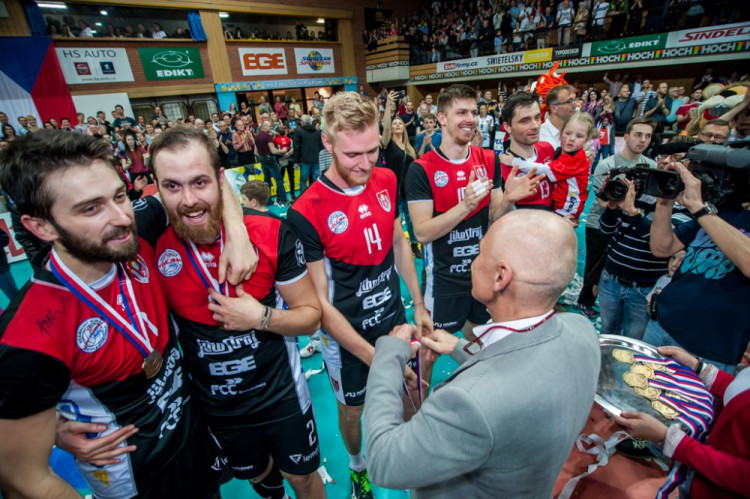 Jihostroj slaví po třech letech titul