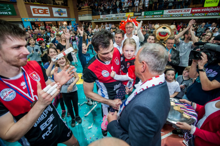 Jihostroj slaví po třech letech titul