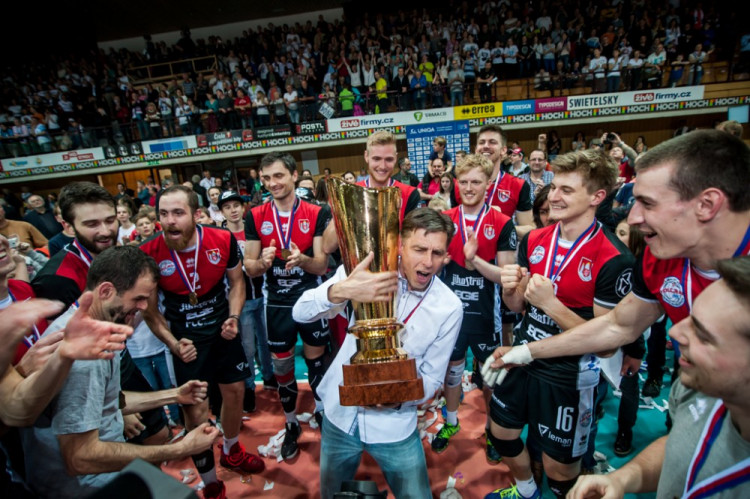 Jihostroj slaví po třech letech titul