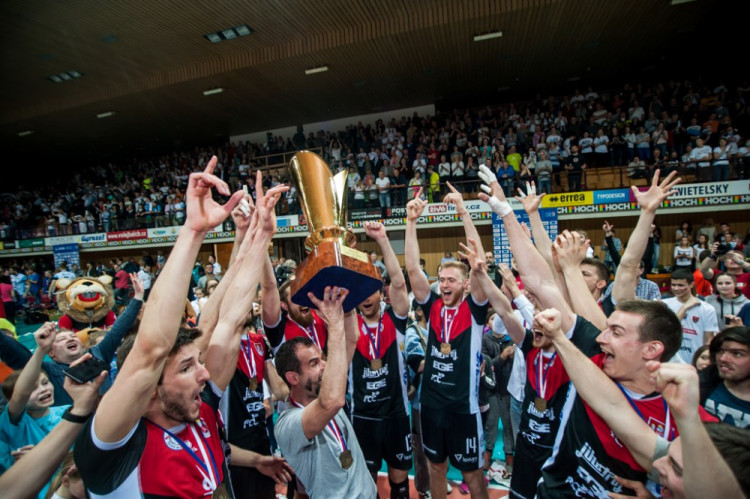 Jihostroj slaví po třech letech titul