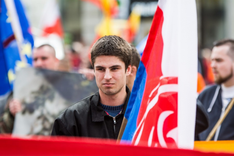 Brnem pochodovala krajní pravice. Odpůrci odpovídali bubnováním a zpěvem, Autor: Tomáš Hrivňák