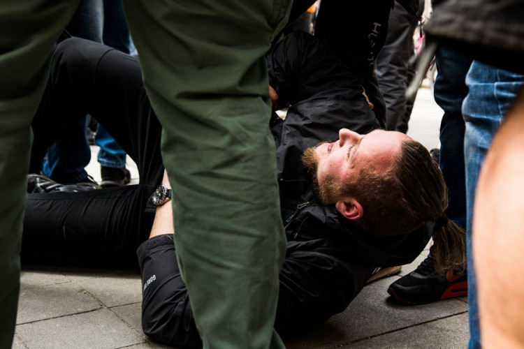 Brnem pochodovala krajní pravice. Odpůrci odpovídali bubnováním a zpěvem, Autor: Tomáš Hrivňák