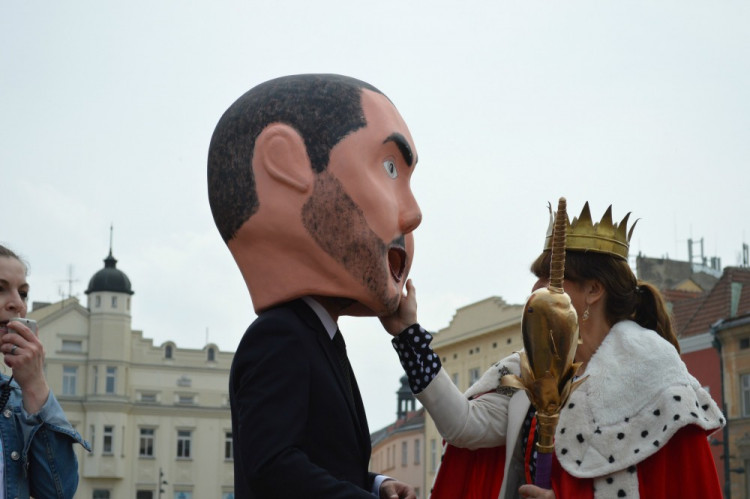 FOTOGALERIE: "Marek Eben" korunoval královnu Majálesu na Dolním náměstí