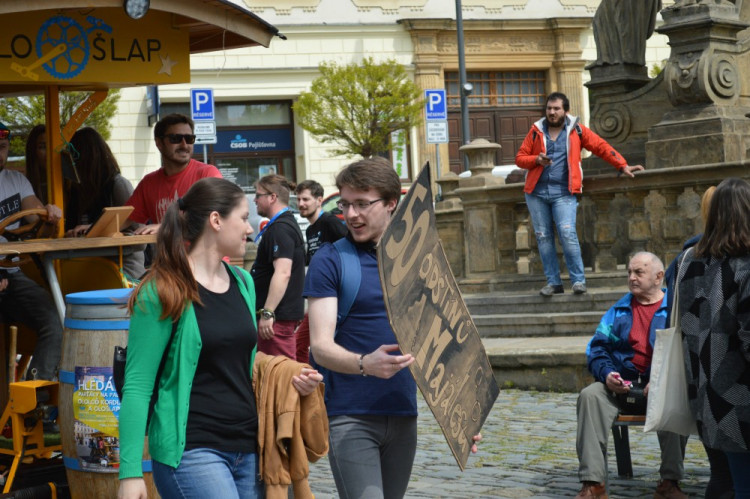 FOTOGALERIE: "Marek Eben" korunoval královnu Majálesu na Dolním náměstí