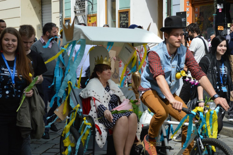 FOTOGALERIE: "Marek Eben" korunoval královnu Majálesu na Dolním náměstí