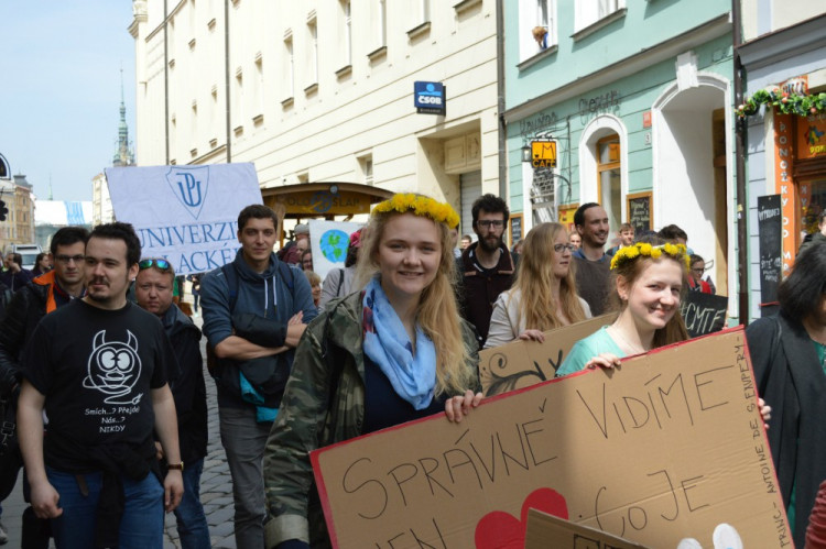 FOTOGALERIE: "Marek Eben" korunoval královnu Majálesu na Dolním náměstí