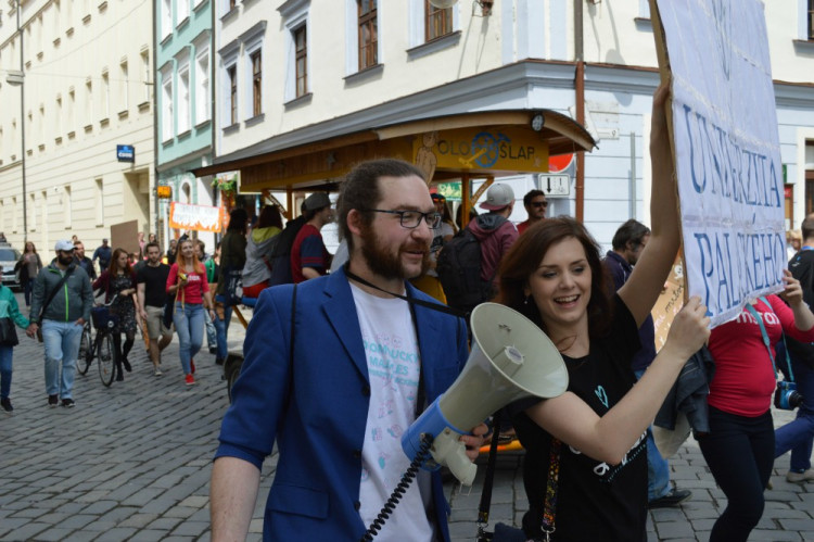 FOTOGALERIE: "Marek Eben" korunoval královnu Majálesu na Dolním náměstí