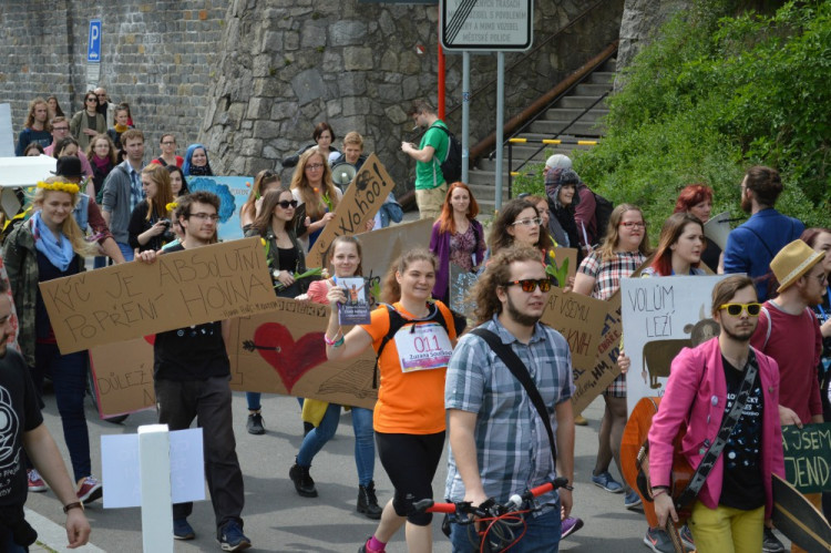 FOTOGALERIE: "Marek Eben" korunoval královnu Majálesu na Dolním náměstí