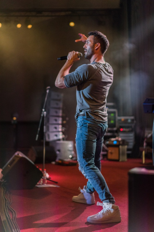 FOTO: Vypracovanější tělo Kino Metropol nezažilo. Publikum tam rozohnil Václav &quot;Noid&quot; Bárta