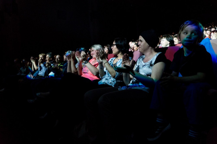FOTO: Vypracovanější tělo Kino Metropol nezažilo. Publikum tam rozohnil Václav &quot;Noid&quot; Bárta