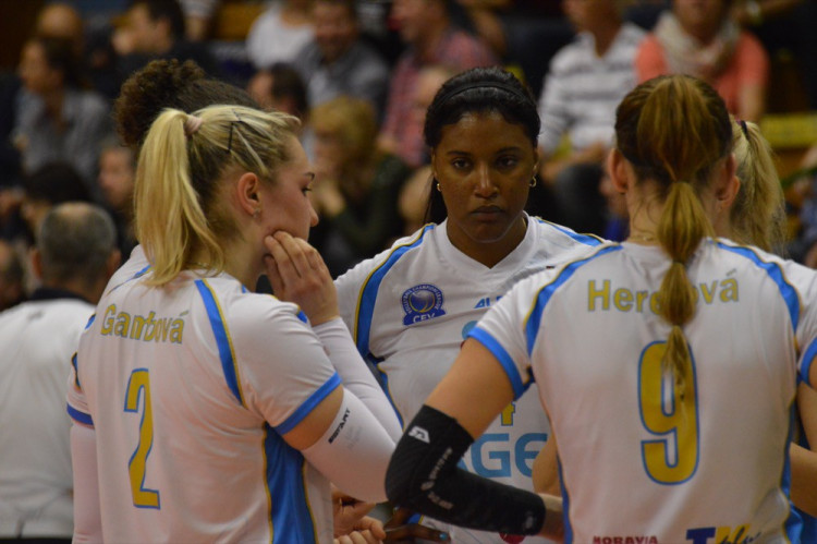 FOTOGALERIE: Prostějovanky jsou podeváté v řadě mistryněmi, bojovnice z Olomouce mají stříbro