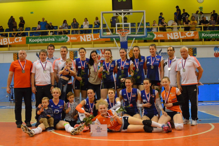 FOTOGALERIE: Prostějovanky jsou podeváté v řadě mistryněmi, bojovnice z Olomouce mají stříbro