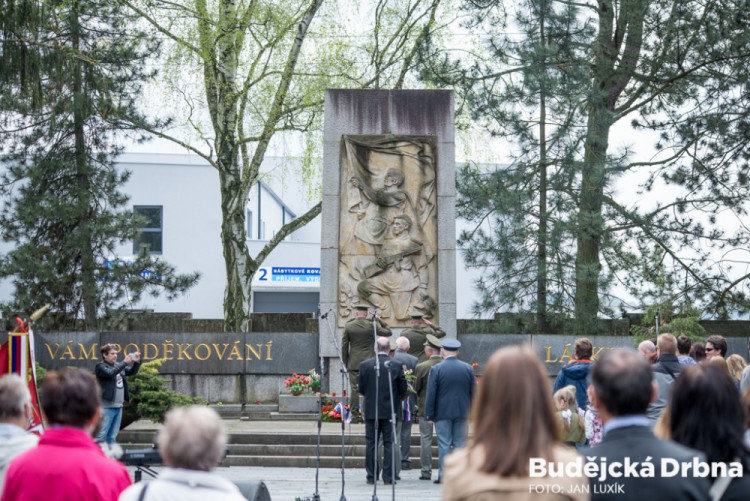 Lidé v Českých Budějovicích uctili památku konce 2. světové války
