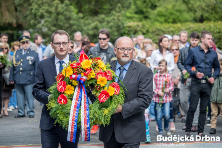 Lidé v Českých Budějovicích uctili památku konce 2. světové války