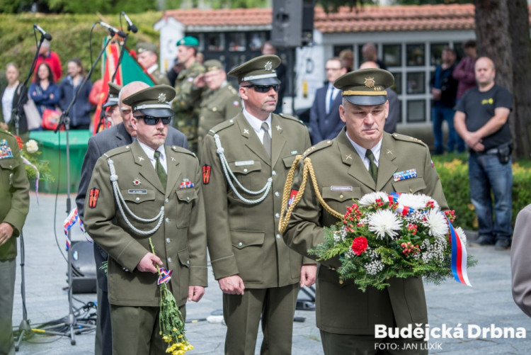 Lidé v Českých Budějovicích uctili památku konce 2. světové války
