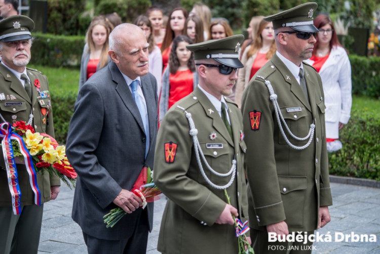 Lidé v Českých Budějovicích uctili památku konce 2. světové války