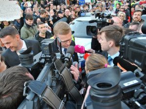 Demonstrace před Imperialem a jednání zástupců koalice s prezidentem