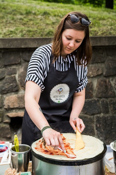 Husova ožila dešti navzdory, na Kmeny se stála fronta. Autor: Tomáš Hrivňák