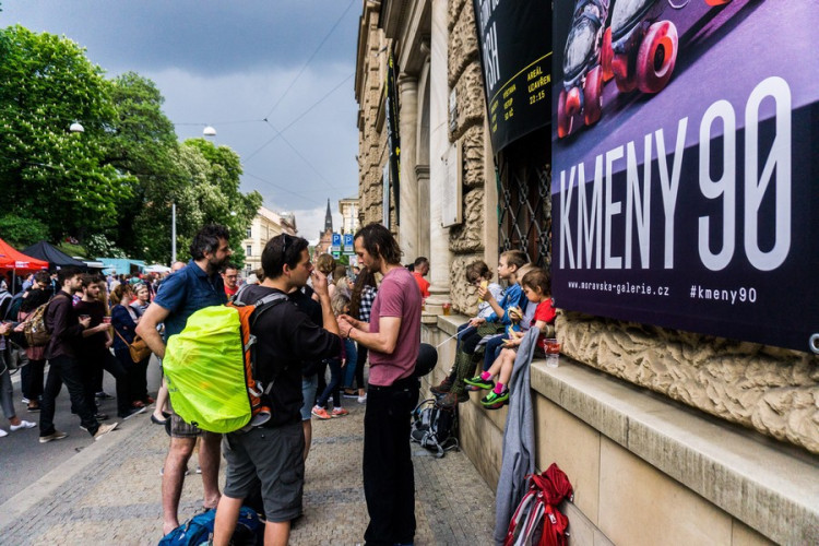 Husova ožila dešti navzdory, na Kmeny se stála fronta. Autor: Tomáš Hrivňák