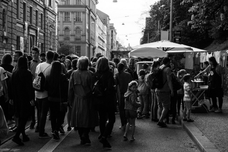Husova ožila dešti navzdory, na Kmeny se stála fronta. Autor: Tomáš Hrivňák