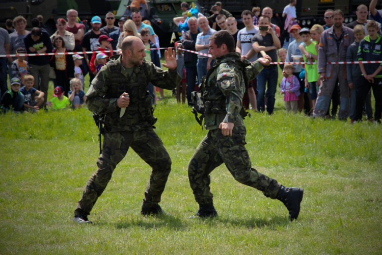 Den s 25. protiletadlovým raketovým plukem