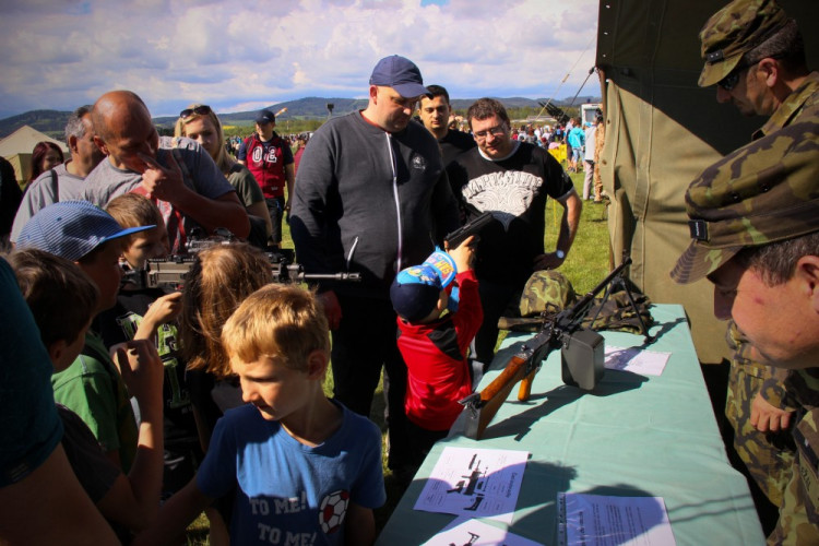 Den s 25. protiletadlovým raketovým plukem