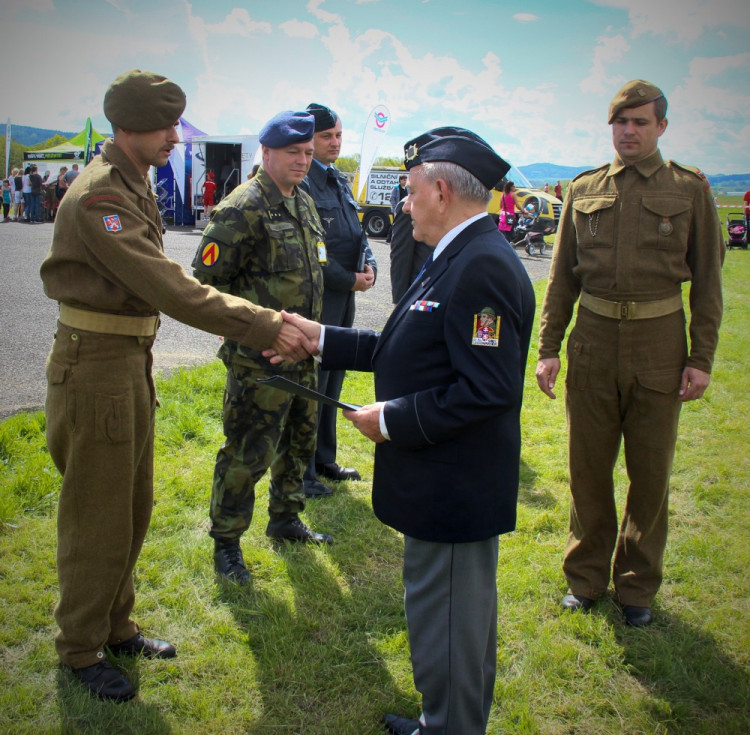 Den s 25. protiletadlovým raketovým plukem