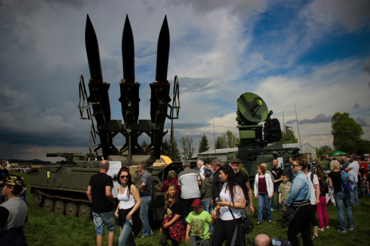 Den s 25. protiletadlovým raketovým plukem