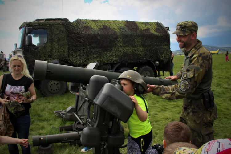 Den s 25. protiletadlovým raketovým plukem