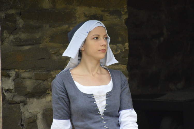 FOTOGALERIE: Na Helfštýně řinčí meče, koná se tam Festival vojenské historie