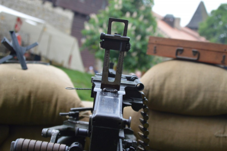 FOTOGALERIE: Na Helfštýně řinčí meče, koná se tam Festival vojenské historie