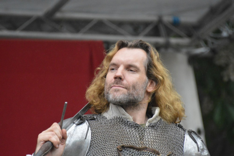 FOTOGALERIE: Na Helfštýně řinčí meče, koná se tam Festival vojenské historie