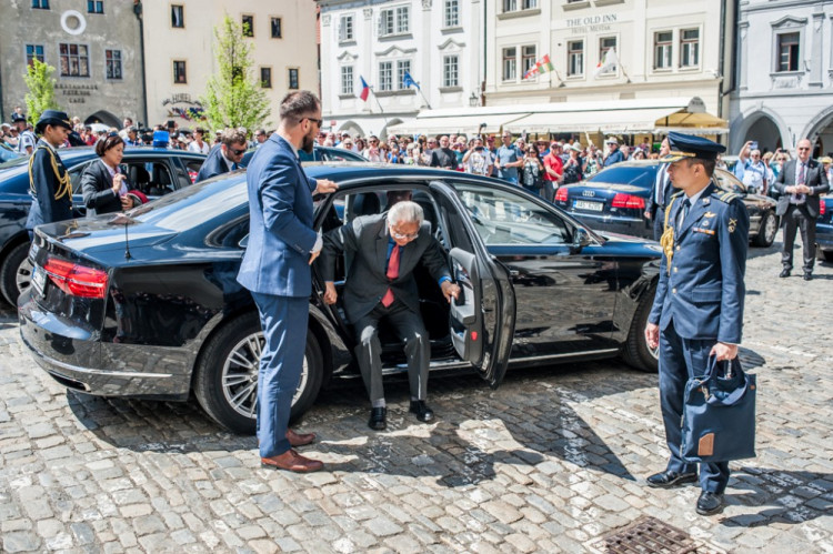 Singapurský prezident navštívil Český Krumlov