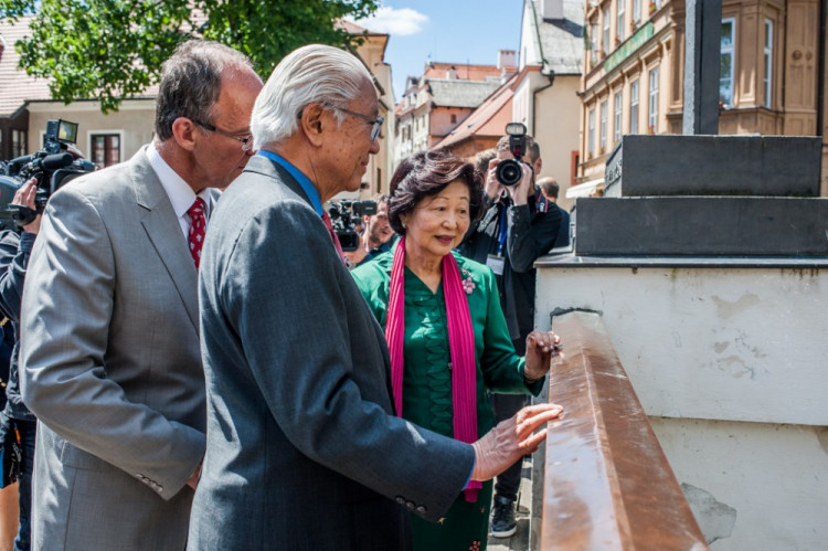 Singapurský prezident navštívil Český Krumlov