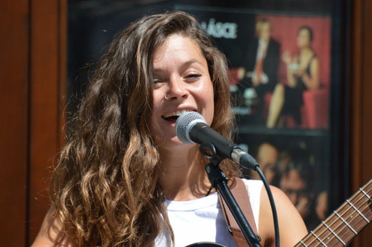 FOTOGALERIE: Prvnotřídní káva za krásného dne. V Olomouci se podruhé konal Den kávy