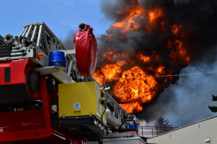 Požár areálu Severochema v Liberci