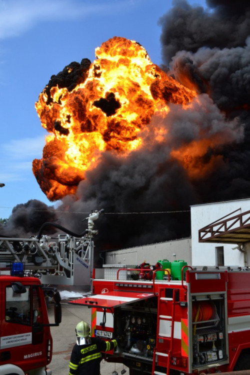 Požár areálu Severochema v Liberci