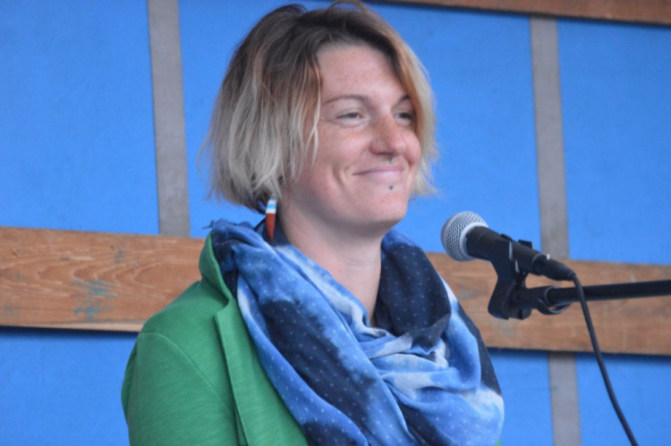 FOTO: První olomoucká venkovní PechaKucha Night v přístavišti se i přes nepřízeň počasí vyvedla