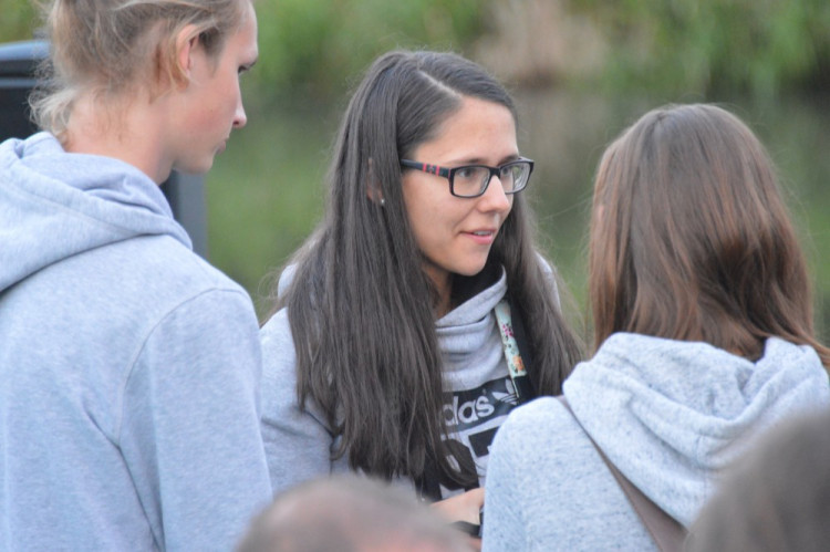 FOTO: První olomoucká venkovní PechaKucha Night v přístavišti se i přes nepřízeň počasí vyvedla