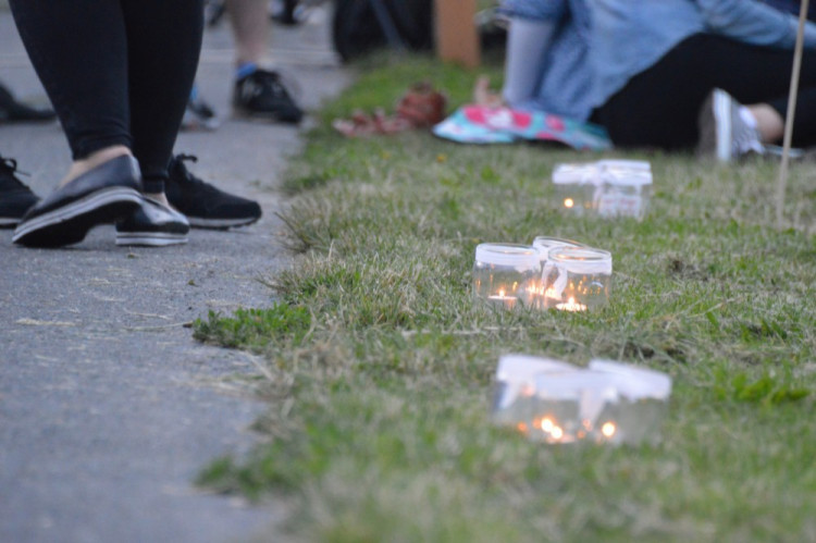 FOTO: První olomoucká venkovní PechaKucha Night v přístavišti se i přes nepřízeň počasí vyvedla