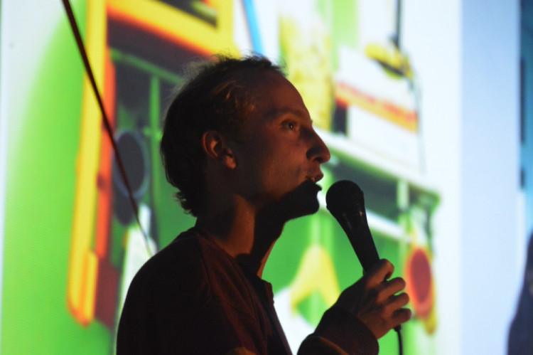 FOTO: První olomoucká venkovní PechaKucha Night v přístavišti se i přes nepřízeň počasí vyvedla