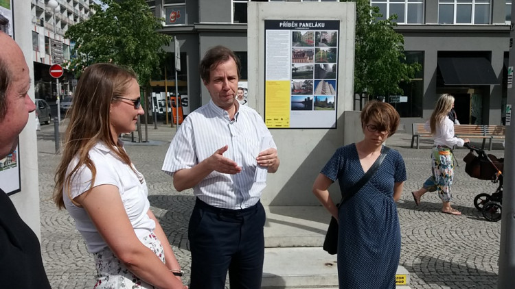 Příběh paneláku. Výstava v ulicích Liberce